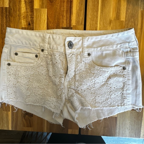 American‎ Eagle Cutoff Crochet Front Jean Shorts Size 4 - Picture 1 of 10